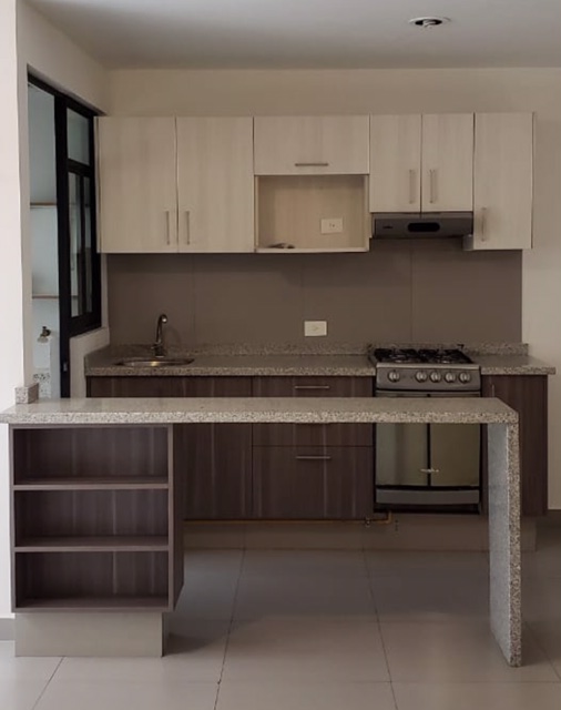 Suri Bienes Raíces - Departamento en venta la colonia Del Valle de 79 metros, super ubicado, muy cuidado, edad cinco años