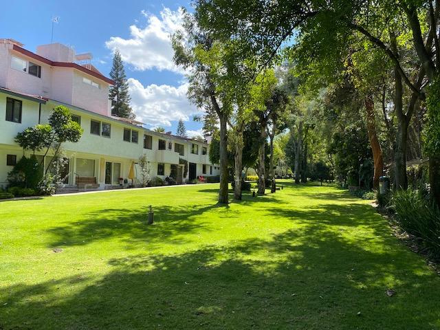 Suri Bienes Raíces - Excelente casa en VENTA junto a Club de Golf México, en fraccionamiento Las Tórtolas